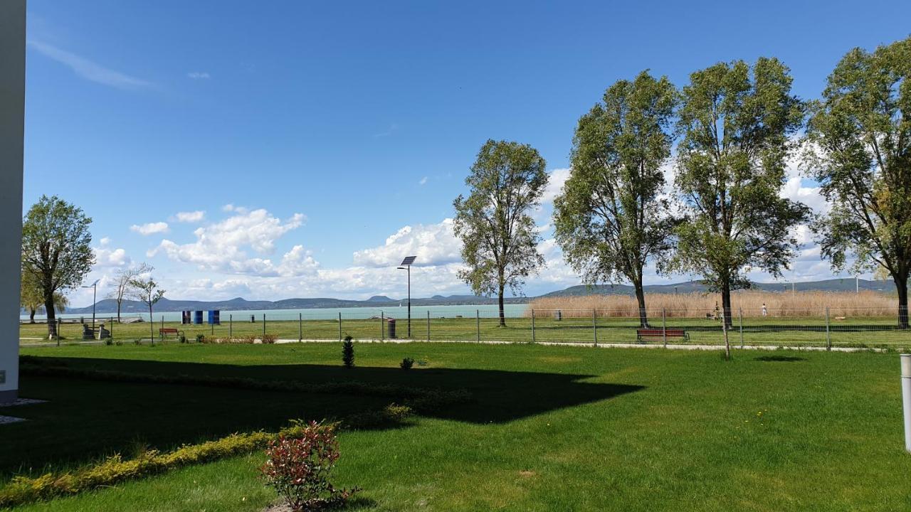 Lelle Resort B20 Balatonlelle Eksteriør bilde