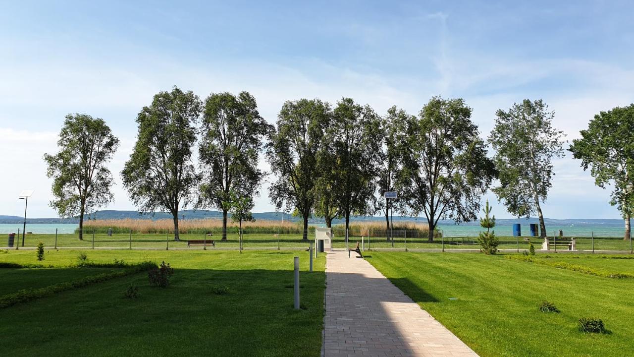 Lelle Resort B20 Balatonlelle Eksteriør bilde