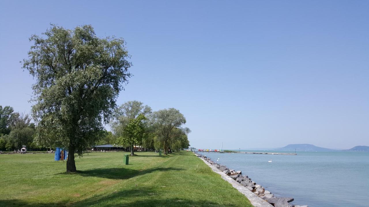 Lelle Resort B20 Balatonlelle Eksteriør bilde