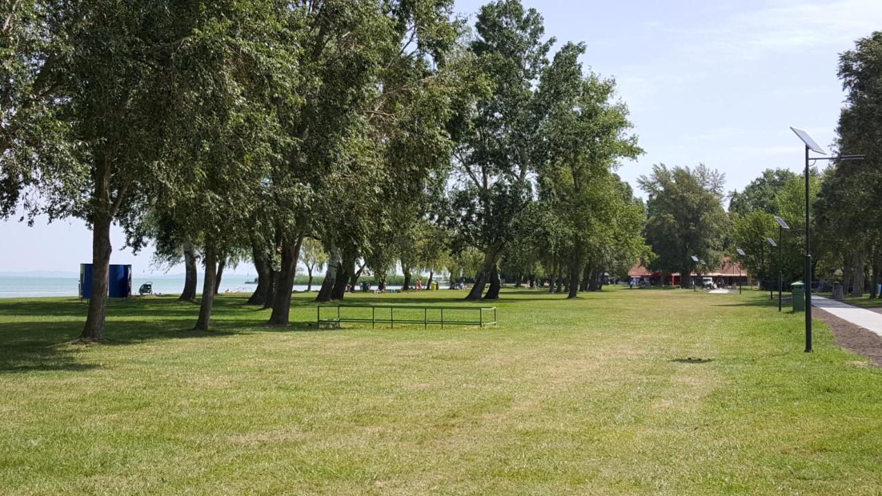 Lelle Resort B20 Balatonlelle Eksteriør bilde