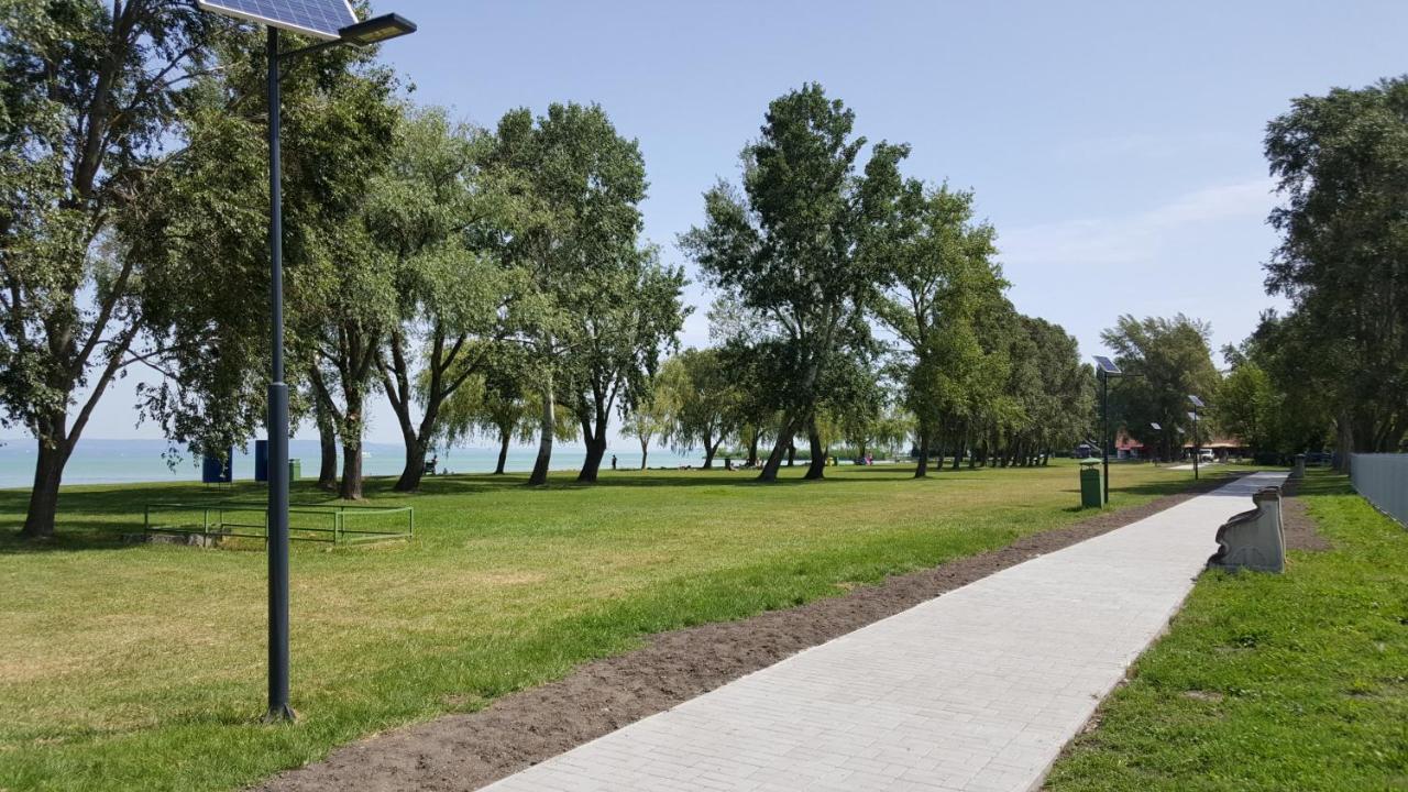 Lelle Resort B20 Balatonlelle Eksteriør bilde
