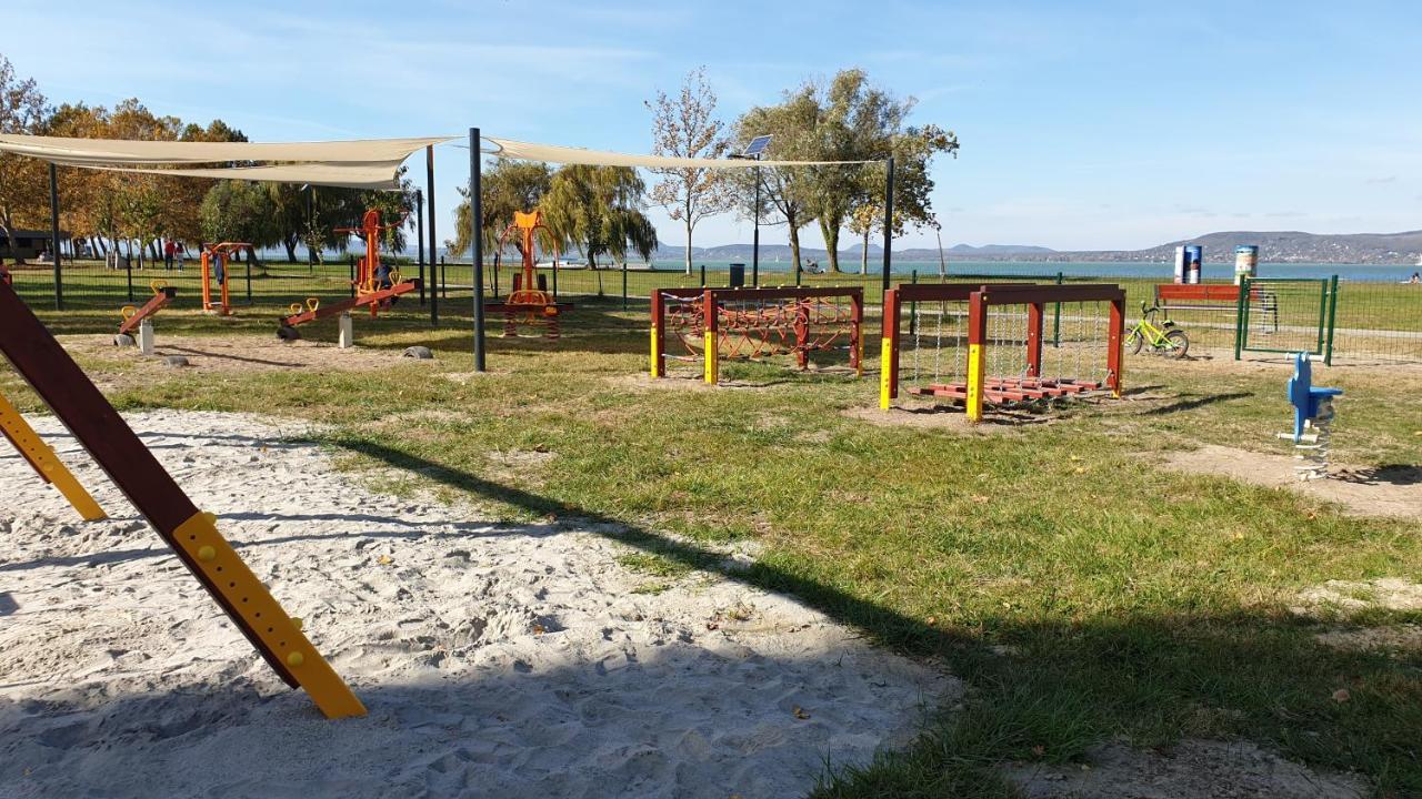 Lelle Resort B20 Balatonlelle Eksteriør bilde